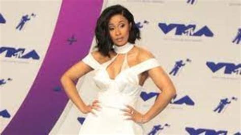 Cardi B Height, Weight, Age, Body Statistics